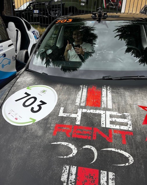 Heroes Valley presenta la nuova avventura di Alberto Naska tutta da seguire: la 1000MIGLIA GREEN su una Tesla Model Y con Matteo Ferraglio per 478Rent