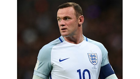 Rooney travolto dai fischi, Henderson lo difende: E' il nostro leader