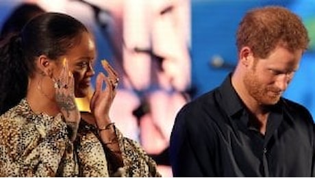 Barbados, l'incontro tra il principe Harry e Rihanna per i 50 anni di indipendenza dell'isola