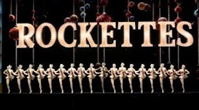 Danza, luci ed effetti speciali : a New York torna la magia natalizia delle Rockettes