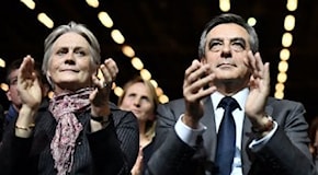 Francia, Fillon e il 'Penelope Gate': 500mila euro alla moglie come assistente, procura apre inchiesta