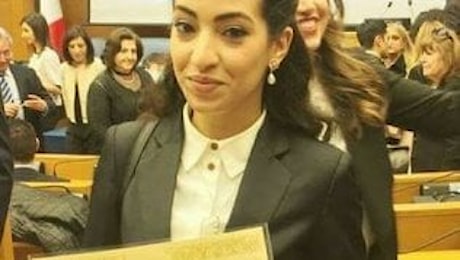 Studentessa modello premiata a Montecitorio, ma non entra perché immigrata