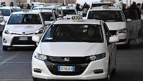 Taxi fermi, sciopero dalle 8 fino alle 22. Bittarelli: Pochi tassisti in giro per paura di ritorsioni