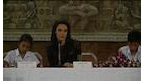 Cambogia: Angelina Jolie torna in pubblico dopo la separazione