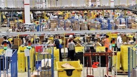 Amazon, l'Ispettorato del lavoro chiede di assumere 1.300 persone