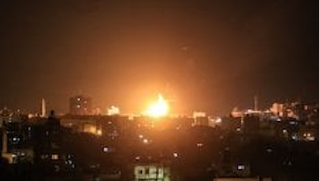 Gaza, ancora attacchi: Israele colpisce 25 postazioni di Hamas