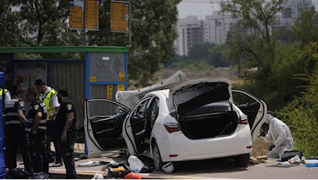 Israele, al volante di un'auto investe e ferisce quattro militari dell'Idf