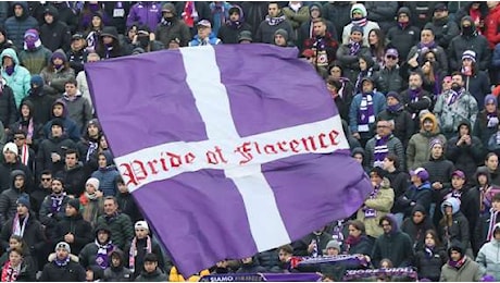 QUI VIOLA - Gli ultras caricano la Fiorentina prima della partenza per Torino: “È giusto che sappiate quanto è importante la partita di domani”