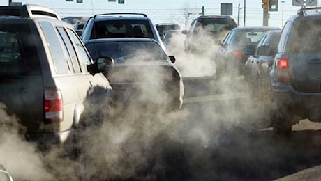 Smog, in Provincia di Milano non si respira: divieti per le auto dal 31 dicembre