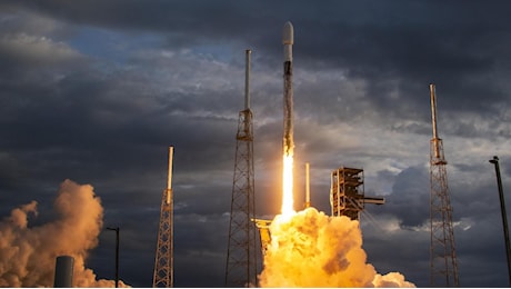 Fallito lancio Starlink, il razzo Falcon 9 esplode nello spazio. Possibile stop ai voli SpaceX