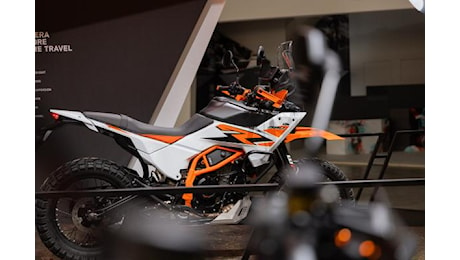 KTM 390 Adventure ottiene le specifiche R per il 2025