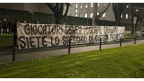 Contestazione Milan, la ricostruzione: da Theo e Leao a Camarda e Reijnders, chi è stato applaudito e chi fischiato