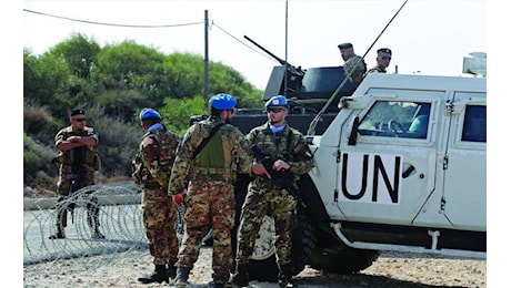 Attacco a Unifil, allarme massimo al quartier generale. Idf: “Le forze Onu si spostino”