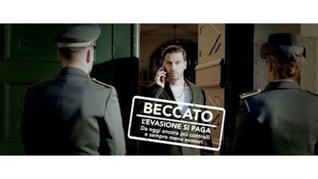 Beccato. Da oggi la bella vita è finita. Lo spot anti evasione fiscale del governo che silenzia la sinistra (video)