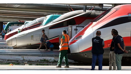 Aumentano i prezzi dei biglietti dei treni per Natale: picchi fino a 345 euro da Milano a Reggio Calabria