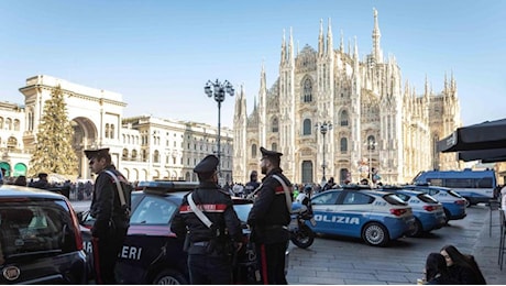 Milano, il piano per il Capodanno: partiti i controlli nelle zone rosse, e stop ai superalcolici, da mezzanotte parte il divieto di fumo. Il Comune: «Evitare i botti»