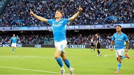 Napoli-Como 3-1, Conte guida ancora la classifica di serie A