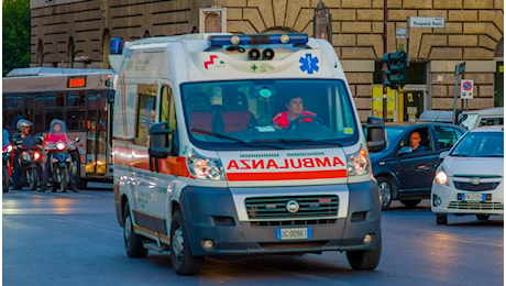 Scontro frontale tra due auto sulla Palermo-Sciacca, tre morti e tre bambini feriti nell'incidente