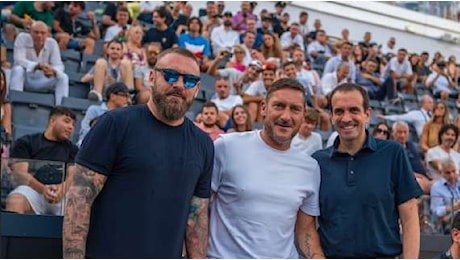 Reunion dell'Italia del 2006, presenti De Rossi, Totti e Perrotta. FOTO!