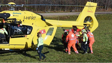 Ultraleggero si schianta vicino al casello dell’A31. Il pilota estratto vivo dalle lamiere: è gravissimo