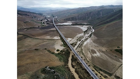 Alluvione in Sicilia, le incredibili FOTO del fiume Salso e del torrente Niscima esondati | GALLERY