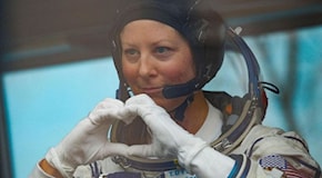 Satellite russo in frantumi: gli astronauti al riparo sull'Iss