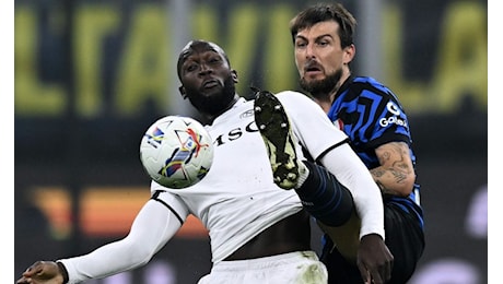 Lotta Scudetto, caos per l’eventuale spareggio Napoli Inter: «Sarebbero da sistemare le date per queste partite…»