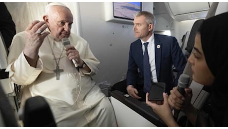 Papa Francesco per la prima volta evita la conferenza stampa in aereo, ecco i motivi