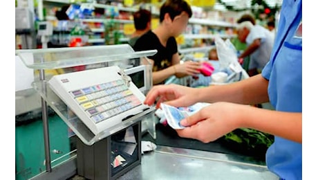 Consumi, vendite al dettaglio marzo -0,5%: su anno -2,8%. I dati Istat