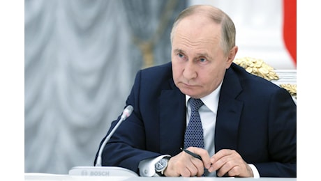 Russia, Putin: Pronti a riavviare produzione missili medio raggio