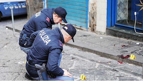 Napoli, spari durante la processione della Madonna dell'Arco: due feriti, un uomo ha perso un occhio. L'ipotesi della lite tra donne