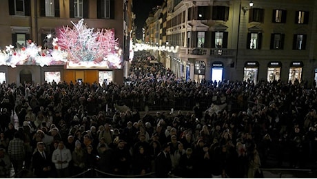 Natale 2024: spesa per il cenone sale a 3,2 miliardi di euro, inflazione e diseguaglianze in aumento