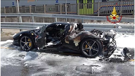 Incendio sulla Ferrari 296 GTS a Mestre, in fiamme il gioiello da 320 mila euro: pilota scampato alle fiamme