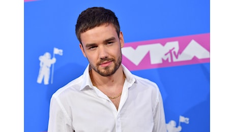 Polvere bianca, whisky e la lite con due prostitute: Liam Payne nel tunnel della follia. Il cordoglio di Tomlinson