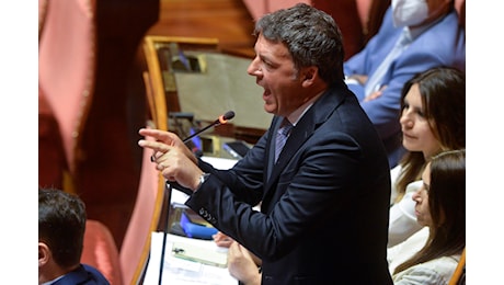 Renzi: In manovra norma contro di me. Romeo (Lega): Non ha tutti i torti, ed è un eufemismo