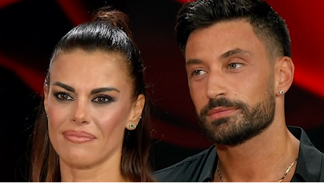 Flirt Bianca Guaccero e Giovanni Pernice, il retroscena del viaggio a Londra: “Qualcosa di profondo”. Cos’è successo