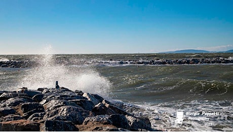 Vento forte e mareggiate: prorogata l’allerta meteo arancione