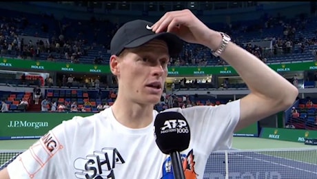 Jannik Sinner dopo la vittoria contro Shelton a Shanghai: “Partita difficilissima, lui ha servito molto bene” (sintesi video della partita e conferenza stampa)