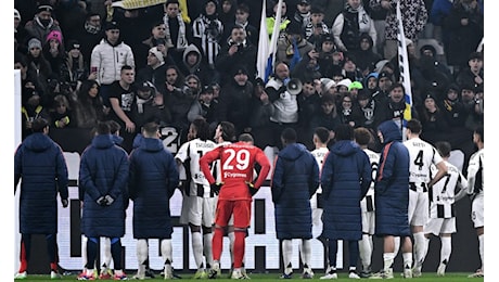 Vlahovic Juve, la ricostruzione: ecco il motivo della sua reazione allo Stadium. Cosa è successo nel post partita contro il Venezia