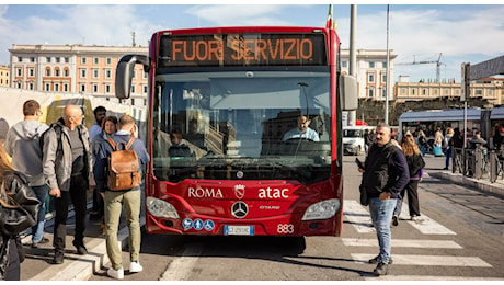 Sciopero generale 29 novembre trasporti, Salvini firma la precettazione: «Gli italiani hanno diritto alla mobilità»