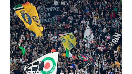 Juventus, la curva sostiene la squadra: il messaggio prima della Coppa Italia FOTO