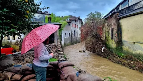 Riunione in Prefettura: «Situazione sotto controllo, ma continua l’allerta» -Foto, il video della “cascata” dalle Mura