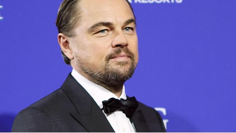 DiCaprio ha 50 anni, festeggia con 500 ospiti e i genitori