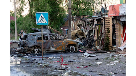 Attacco russo nelle regioni di Zaporizhia e Donetsk, almeno 11 civili ucraini uccisi. Tre sono bambini