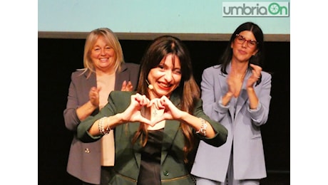 Stefania Proietti è la nuova presidente della Regione Umbria. Giorgia Meloni: «Buon lavoro»