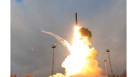 Il missile russo Oreshnik sarebbe in grado di trasportare testate nucleari