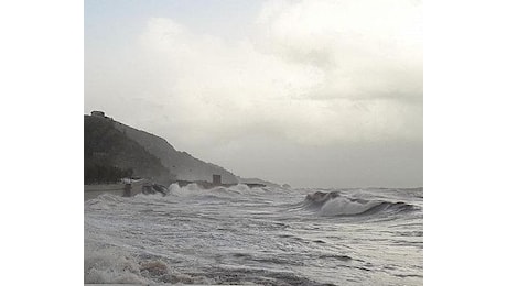 Vento, stop collegamenti marittimi Elba-Piombino