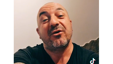 Giovanni Cassano, tra passione per i social e furti negli appartamenti: chi è il fratellastro dell'ex calciatore Antonio che ha picchiato un agente in carcere