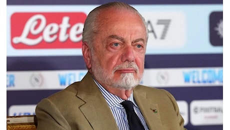 Penalizzazione Napoli in classifica? Repubblica svela tutto: quel gesto di De Laurentiis potrebbe far perdere dei punti agli azzurri di Conte. Cosa è successo