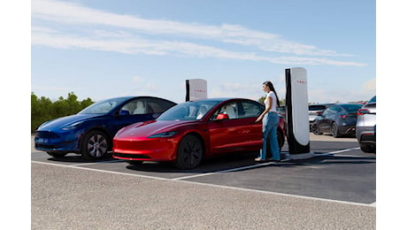 Alla Tesla 1 miliardo per bilanciare le emissioni